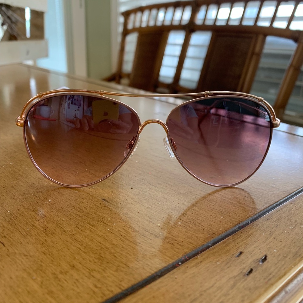 Velvet Trends Eyewear Mia Gold Aviator Sunglasses